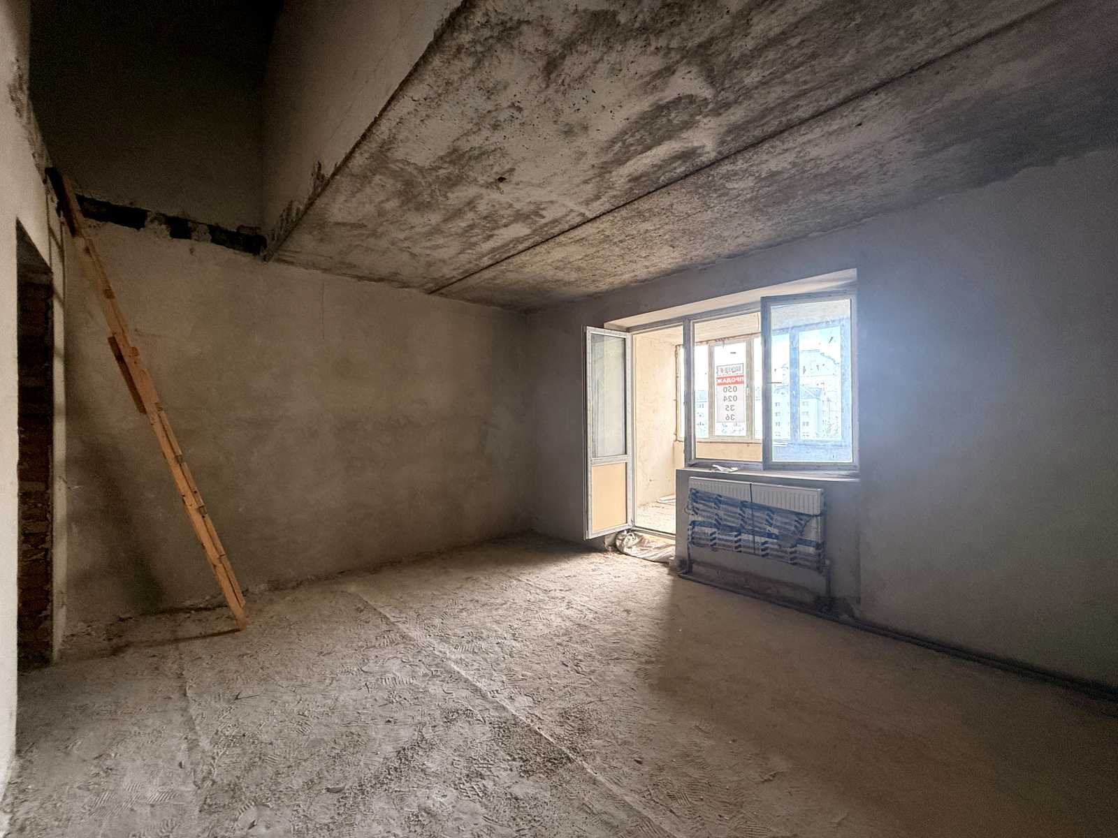 1864804528319916