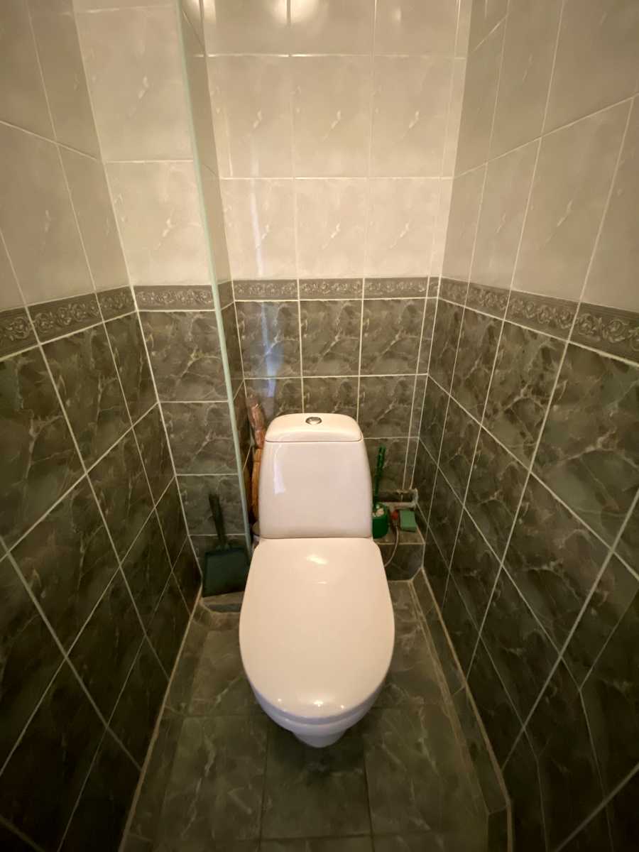 1864817579622142