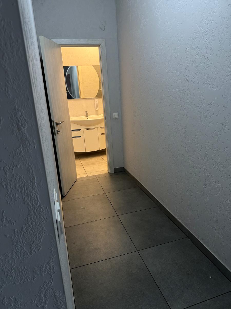 1864820446573902