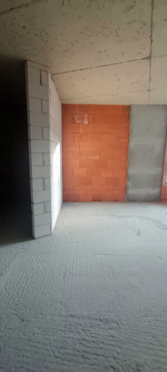 1864836423549241