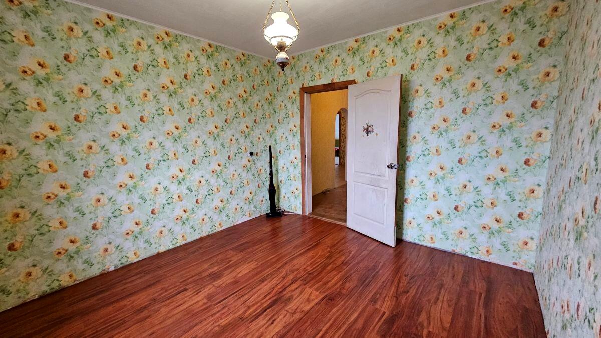 1864869425786663