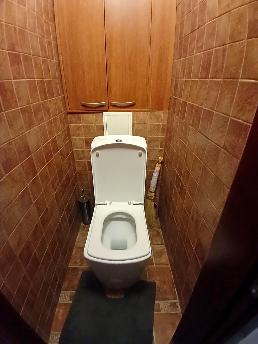 1864869642608644