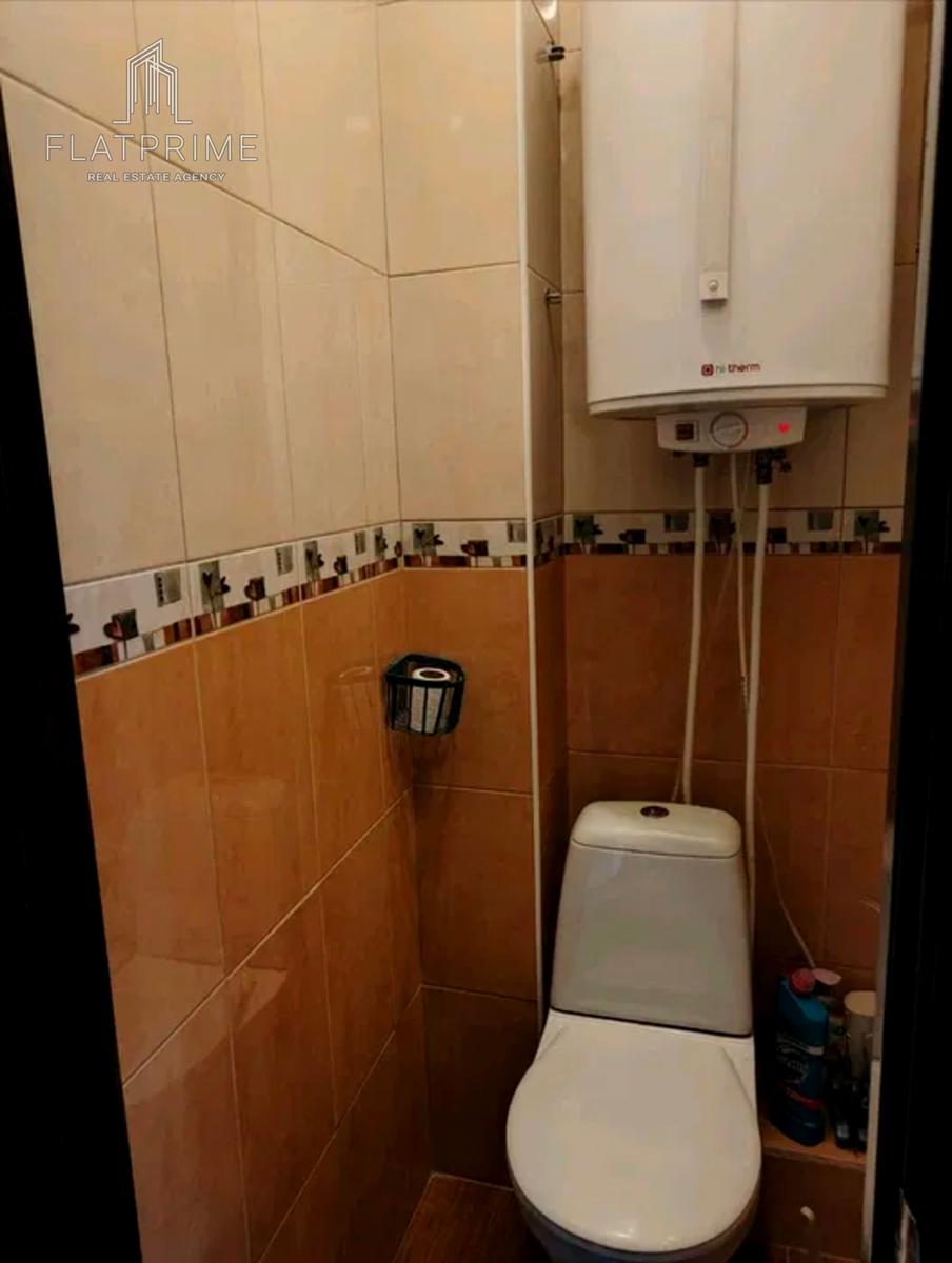1864873693111587