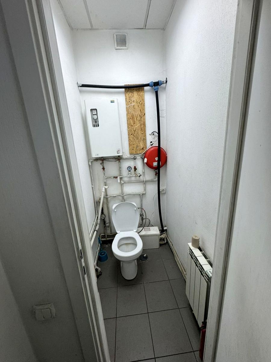 1864874609727326