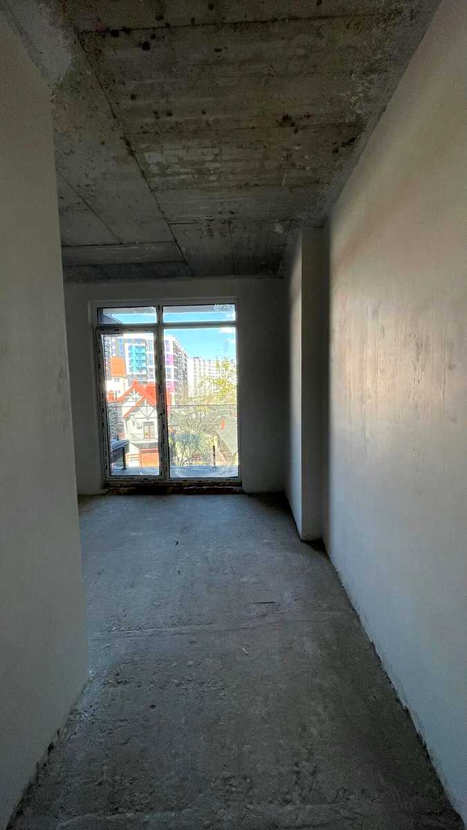 1864875105216380