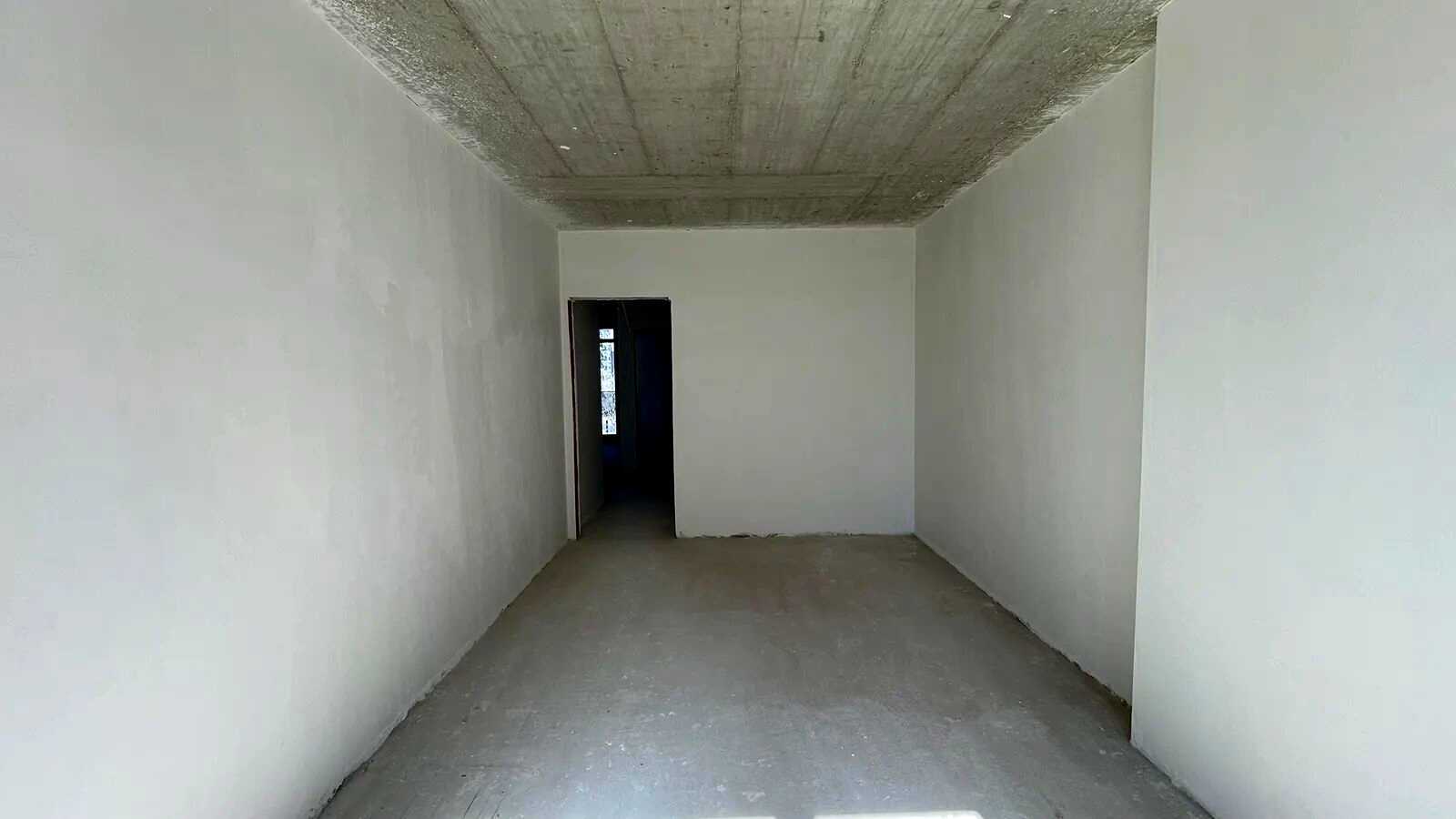 1864875105944688