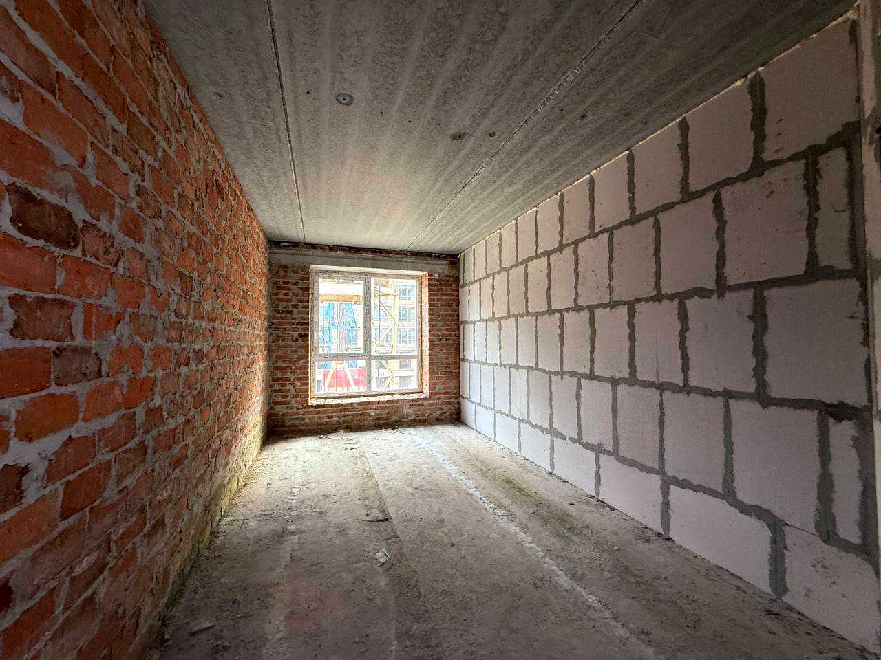 1864876413860235