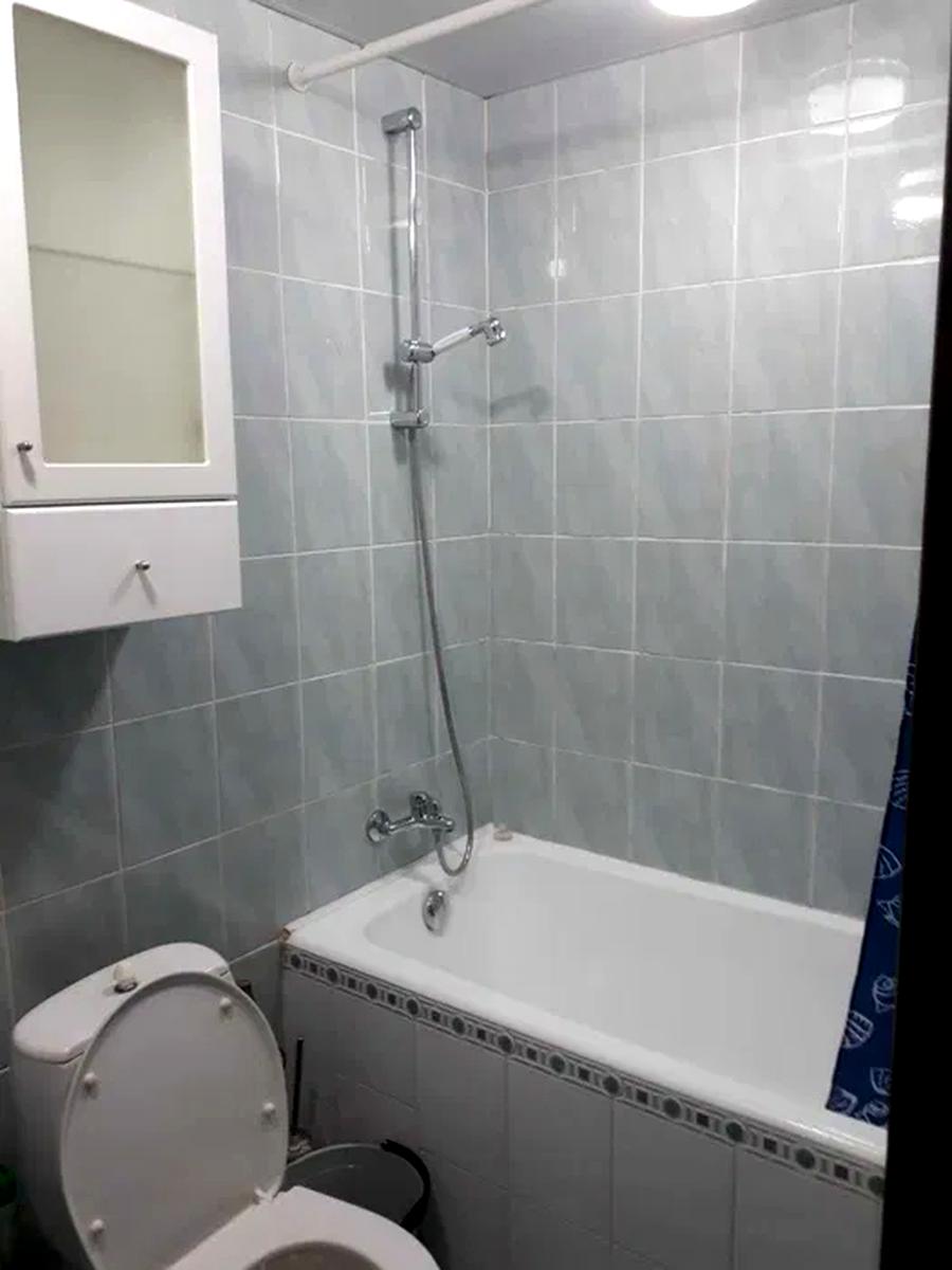 1864877663094283
