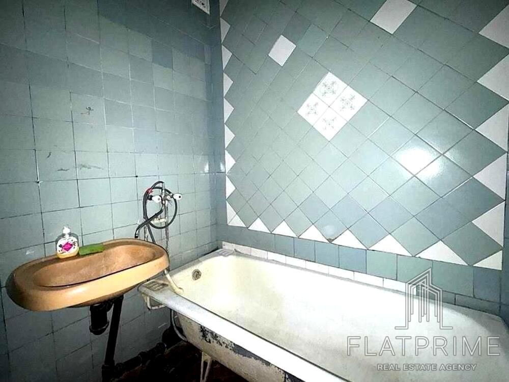 1864879403172595