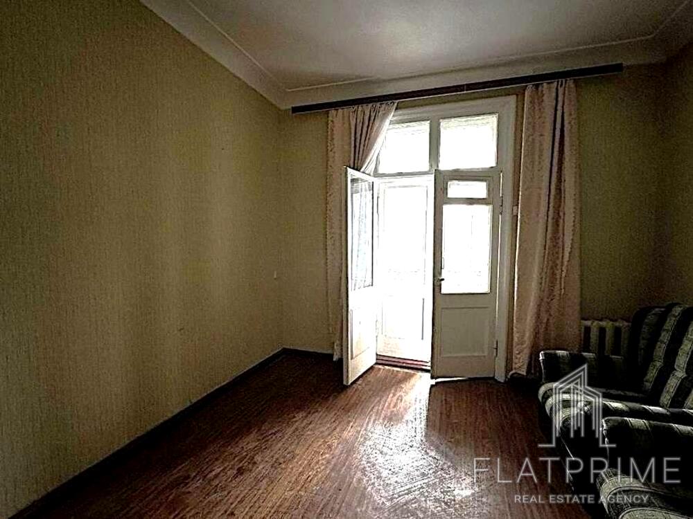 1864879404022896