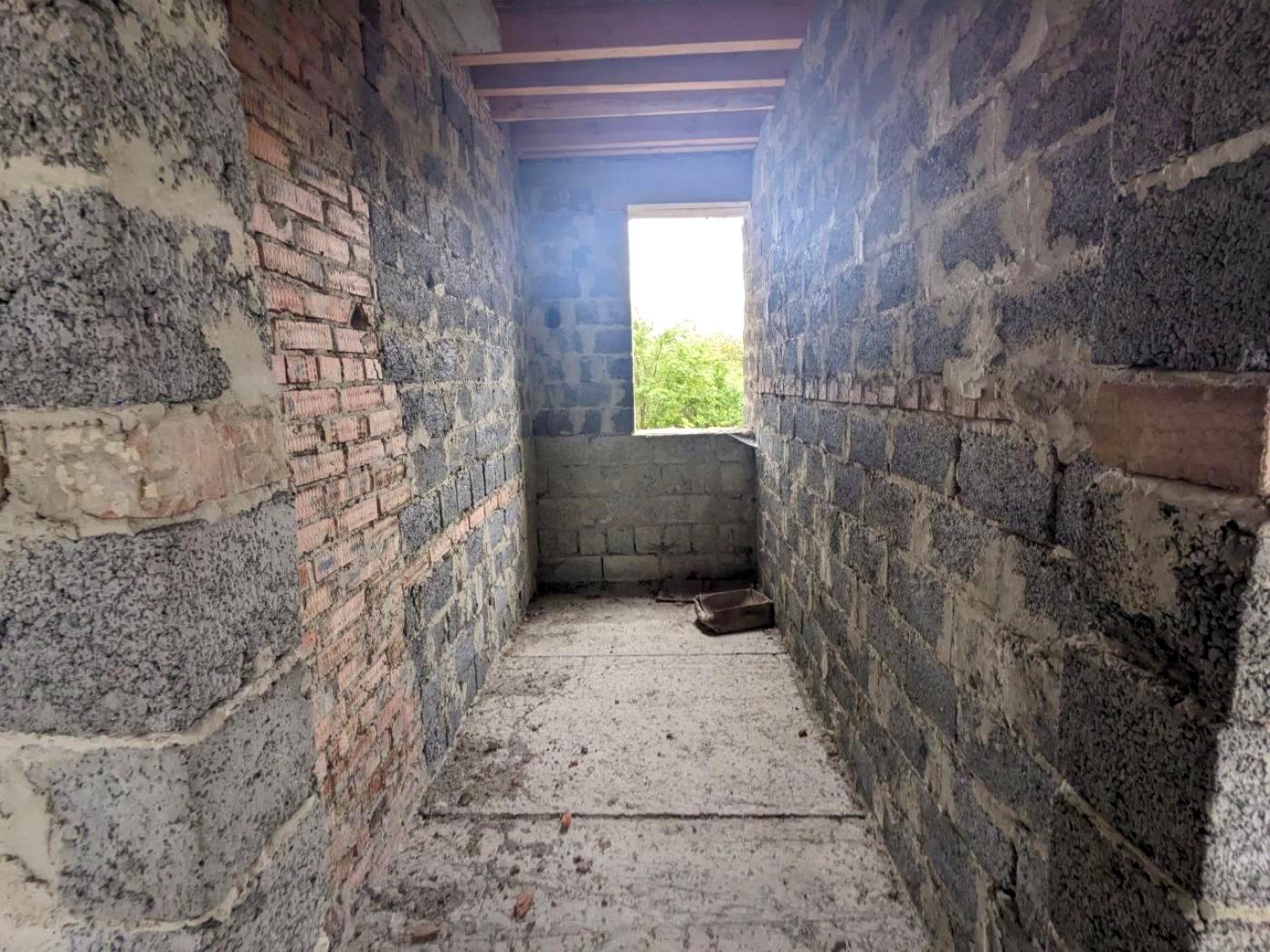 1864880409312693