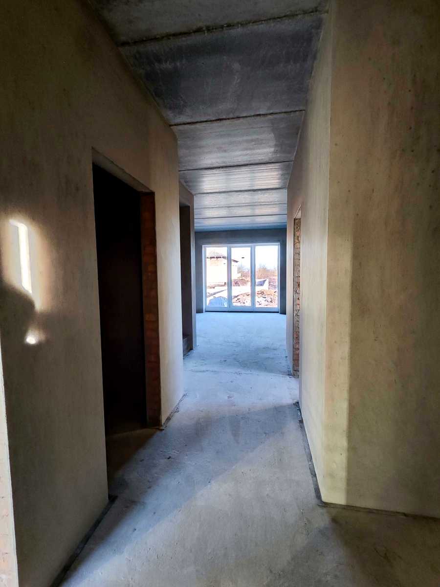 1864883157572472