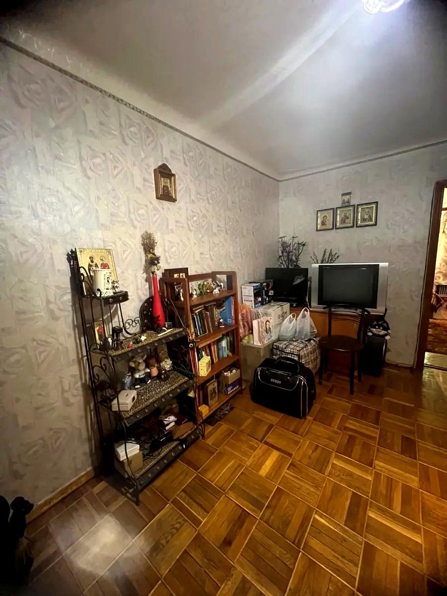1864884240936396