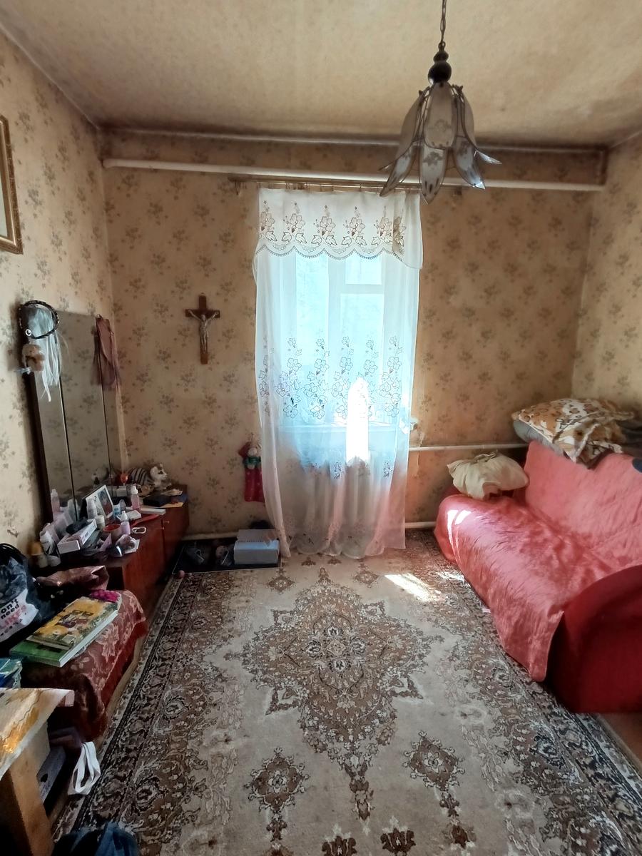 1864884575474349