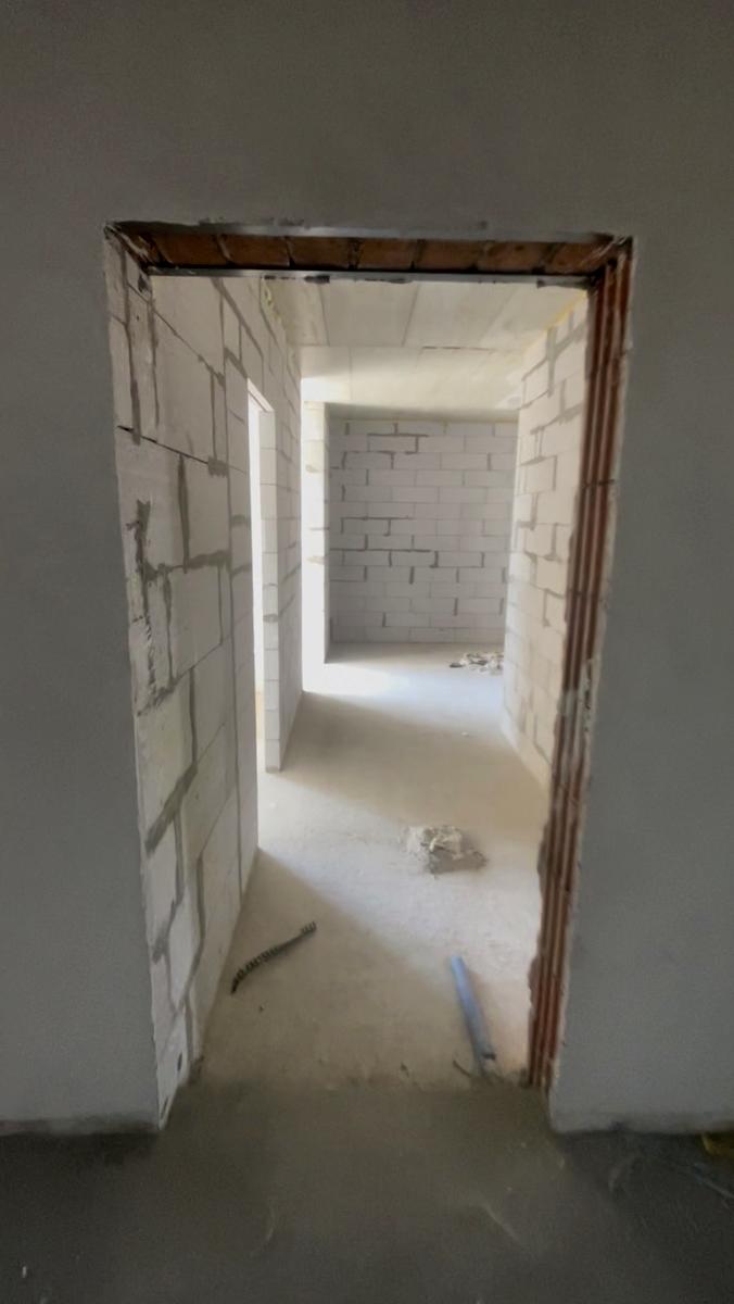 1864885244978712