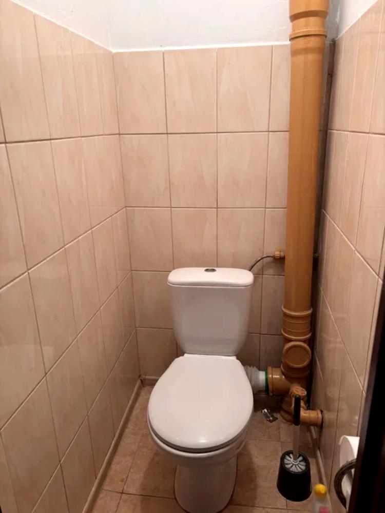 1864888468341537