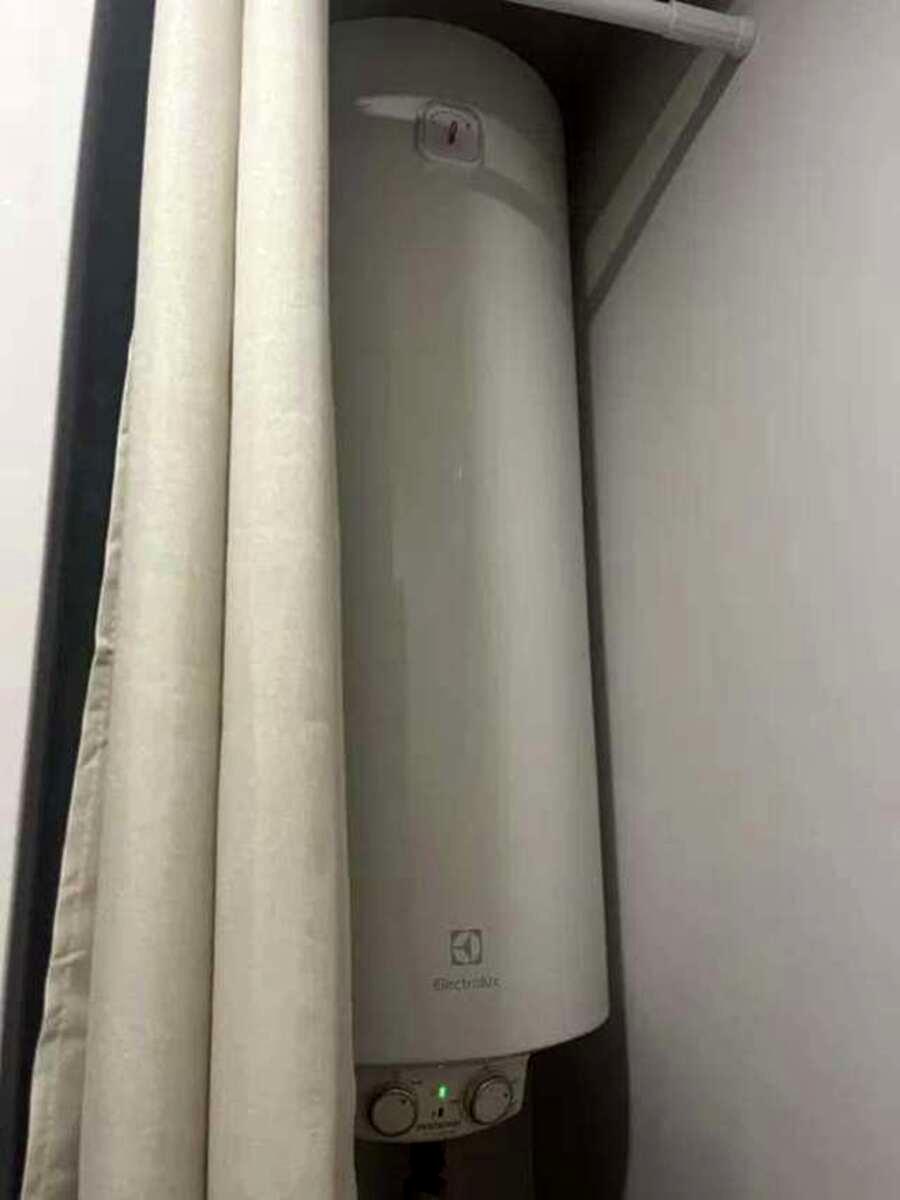 1864891382926369