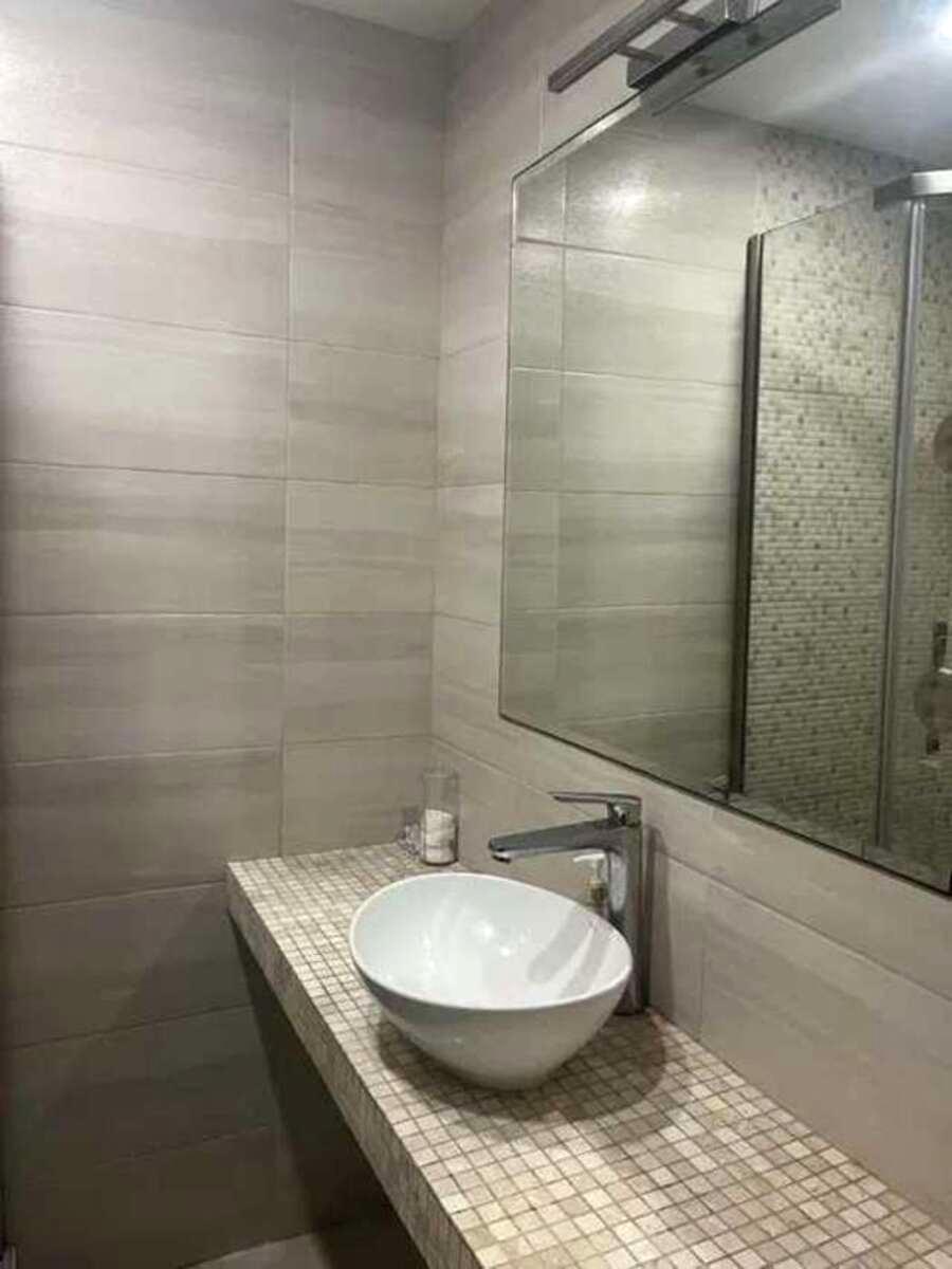 1864891383798168
