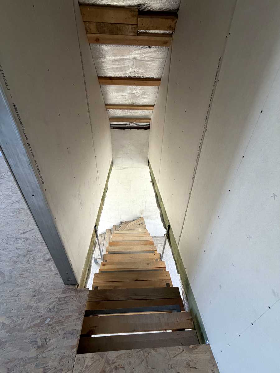 1864891626115067