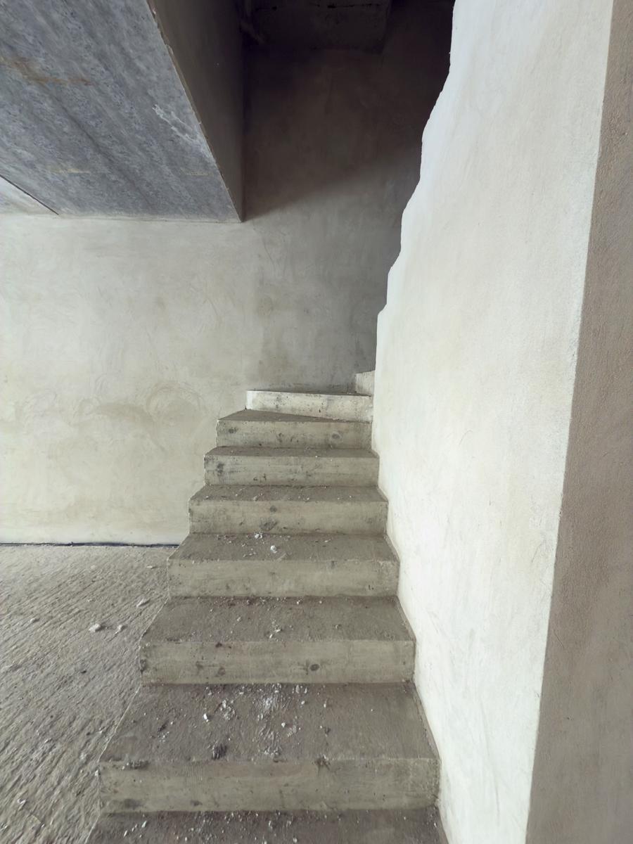 1864894391593349