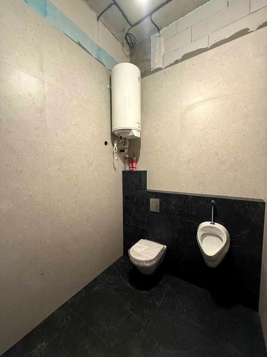1864895014883308