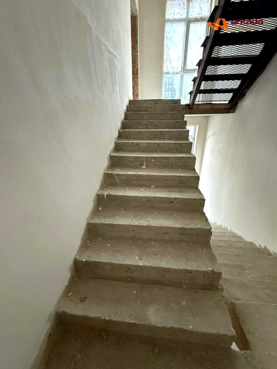 1864895129157173