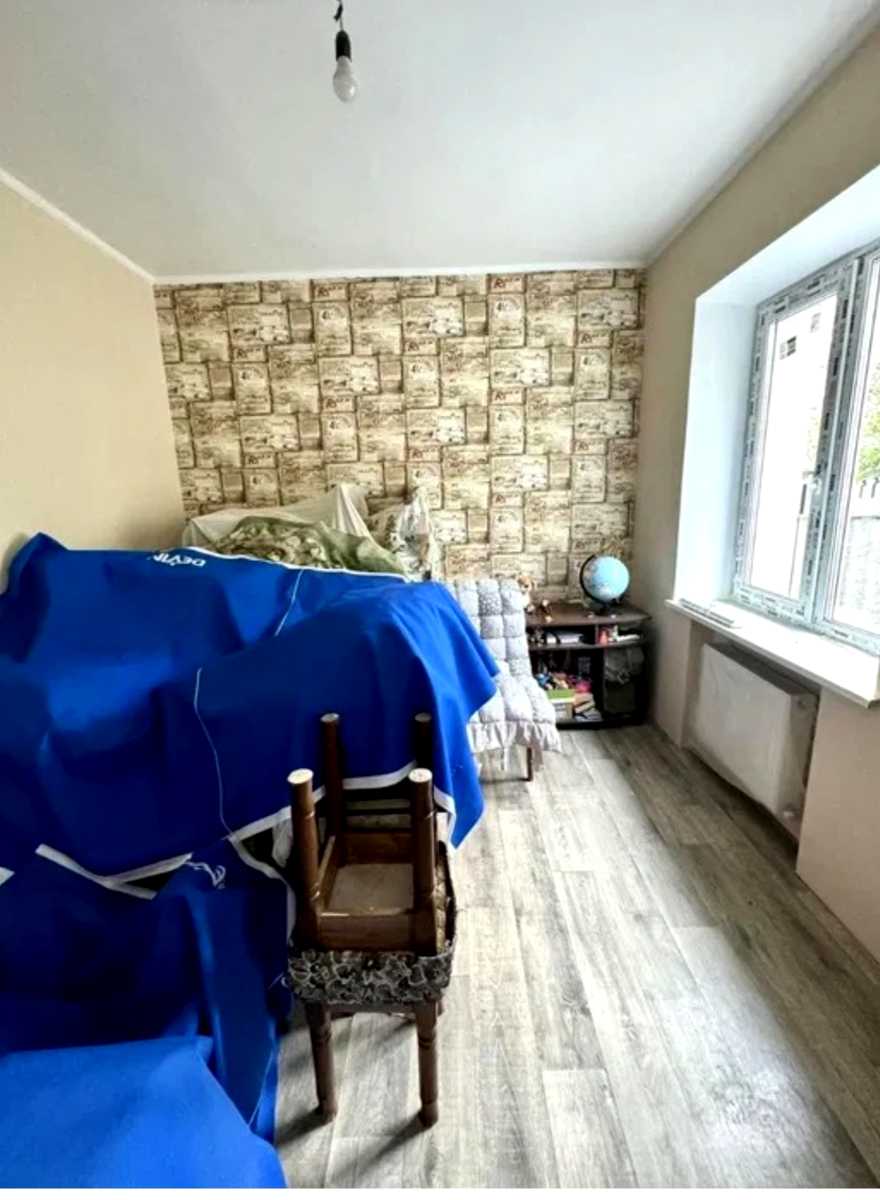 1864895369784454