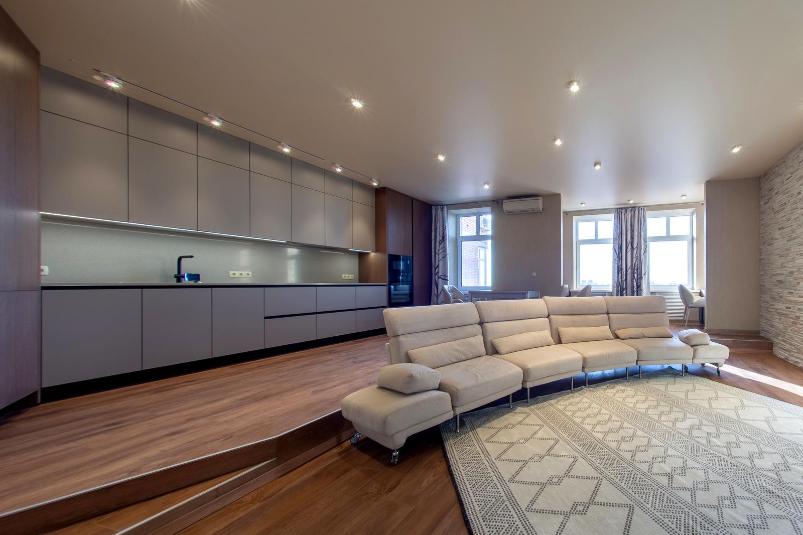 1864896381638063