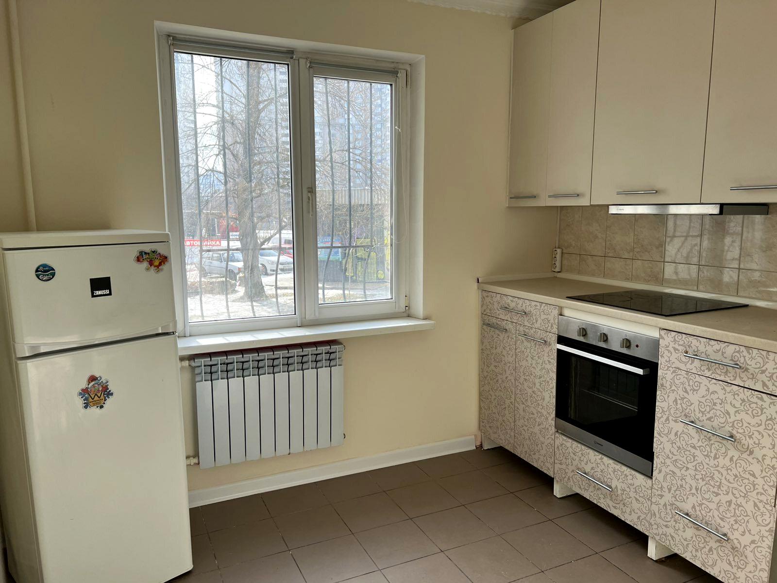 1864897985048888