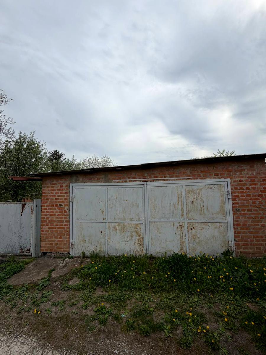 1864900794394095