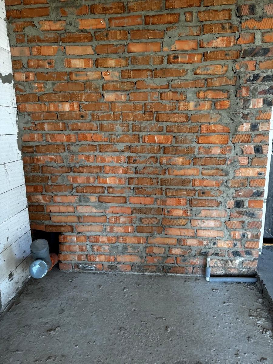 1864900843728100