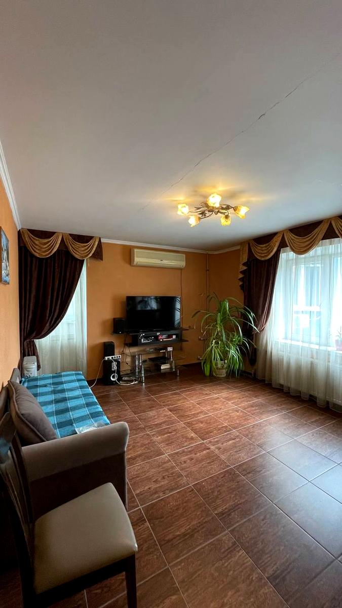 1864902650484133