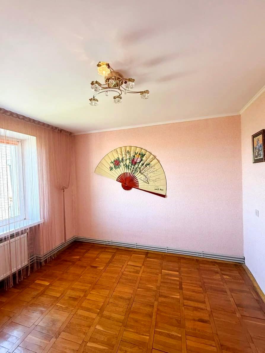 1864903688921438