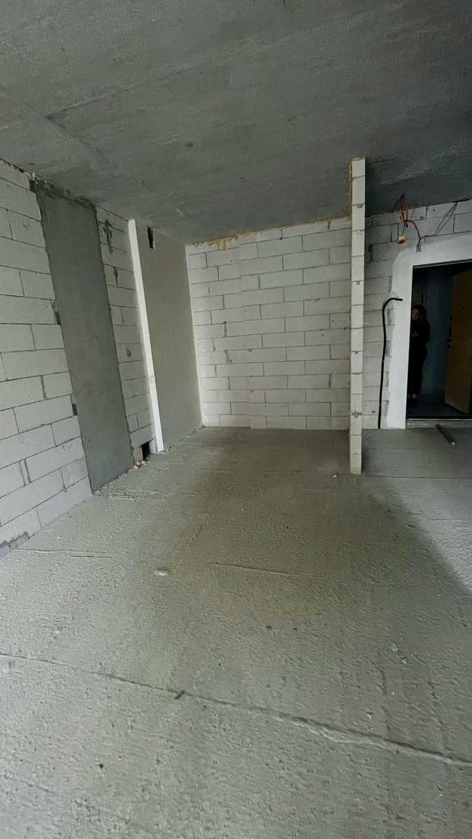 1864904517843423