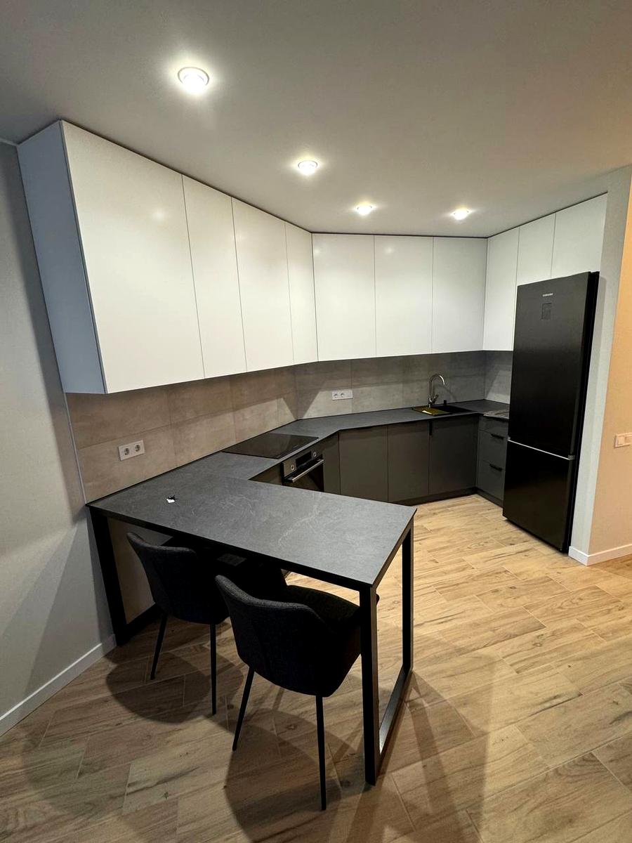 1864908433752251