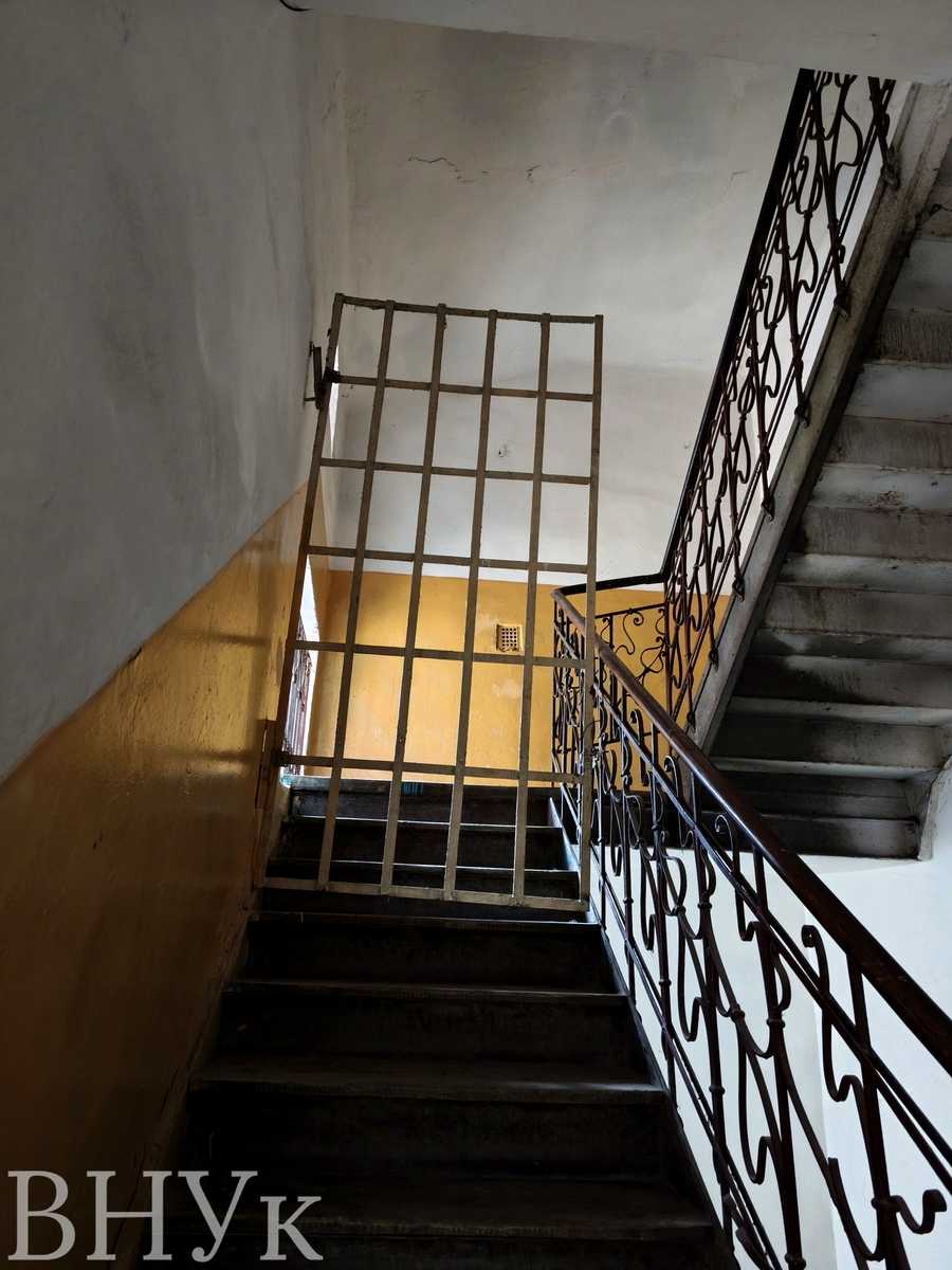 1864915677125089