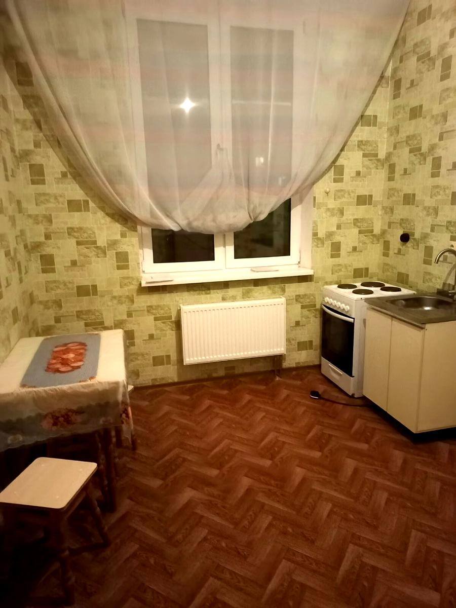 1864915932250642