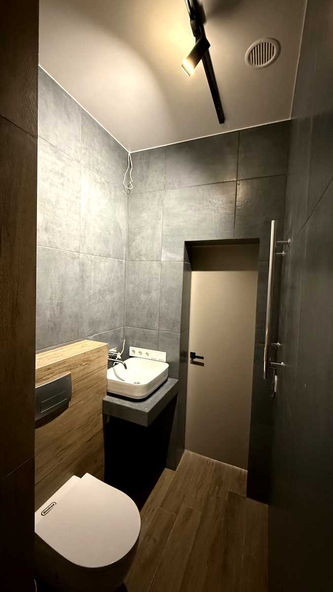 1864925863613433