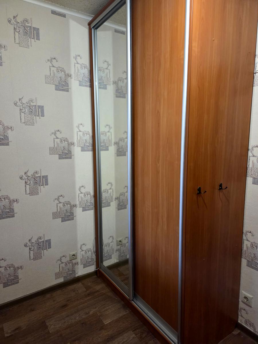 1864968546437019