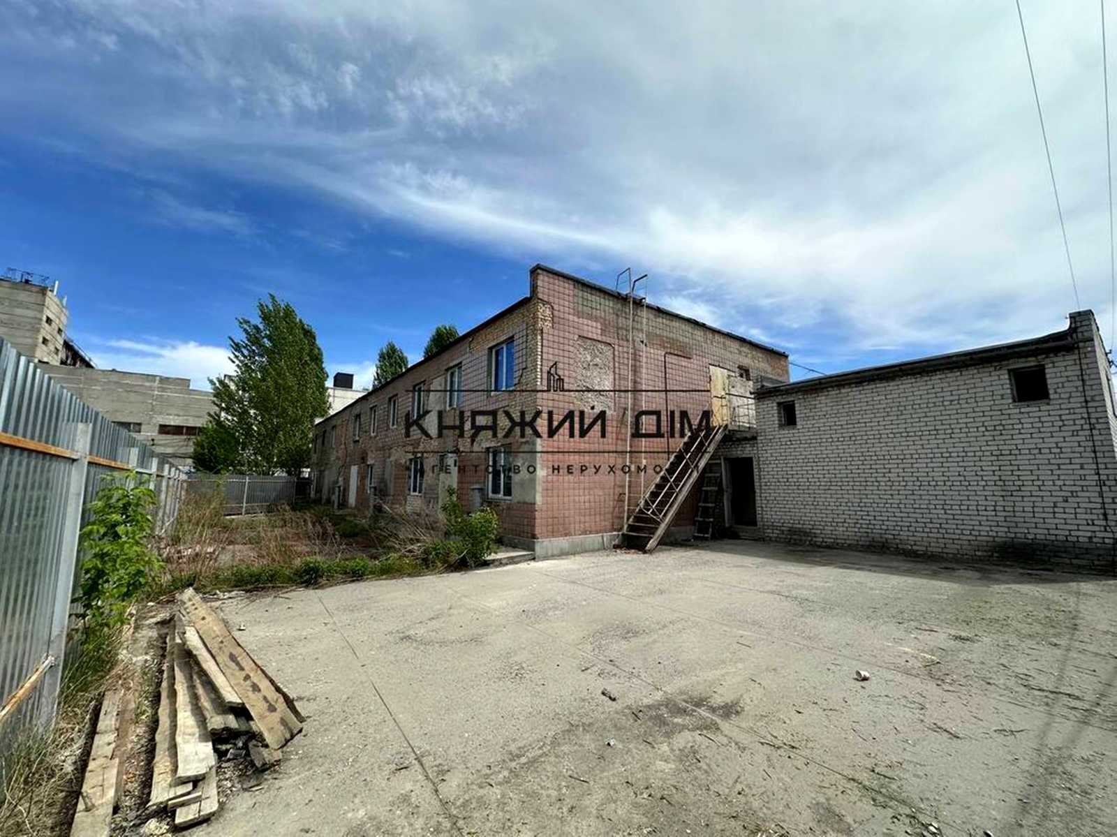 1864969173876596