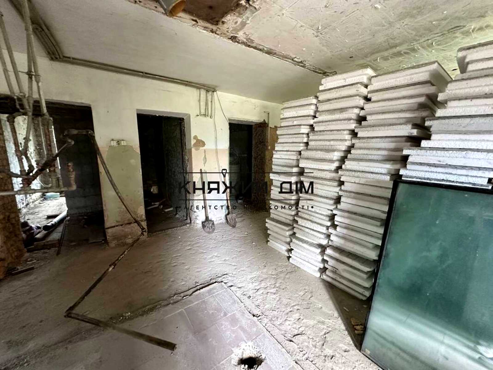 1864969183464592