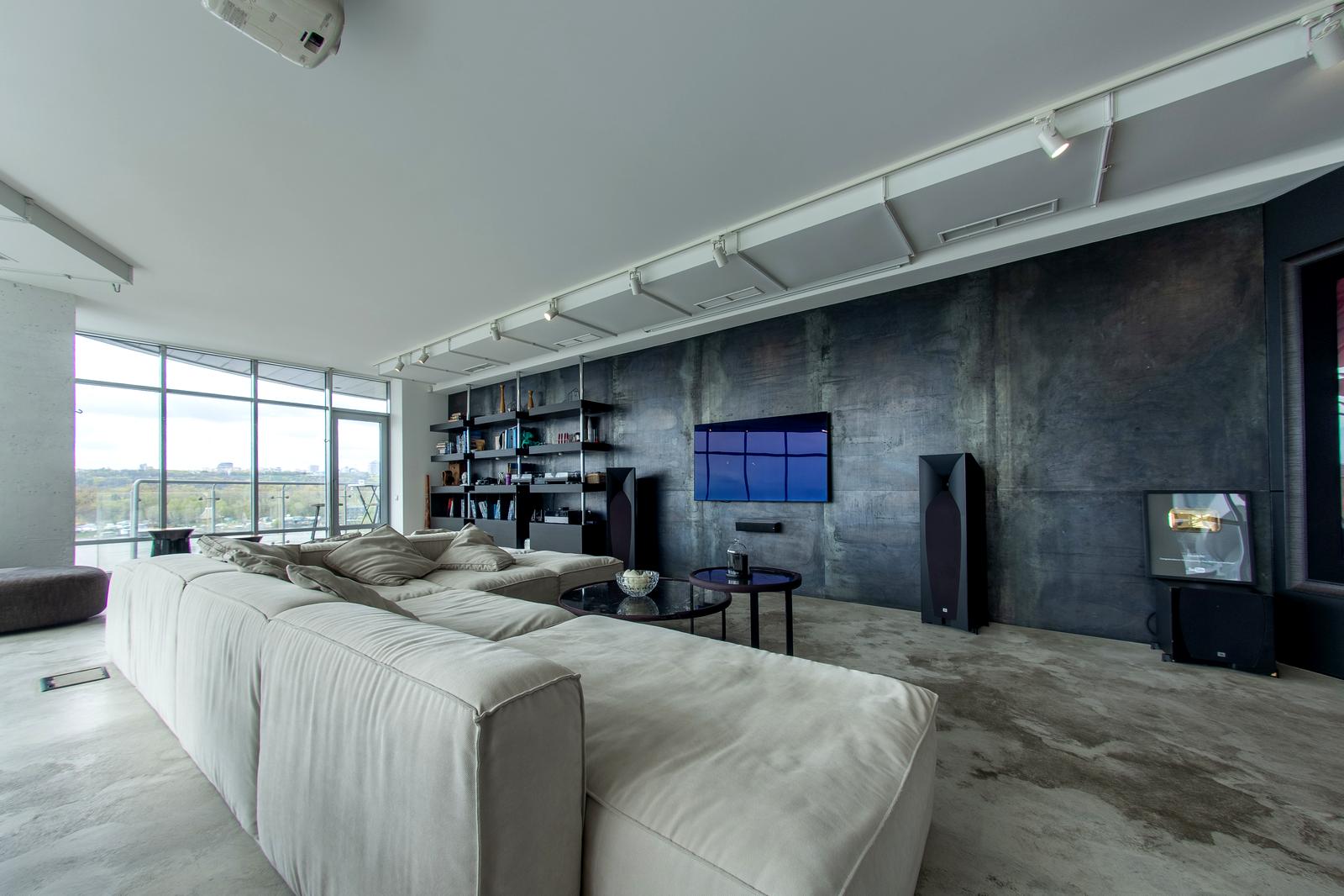 1864969893279886