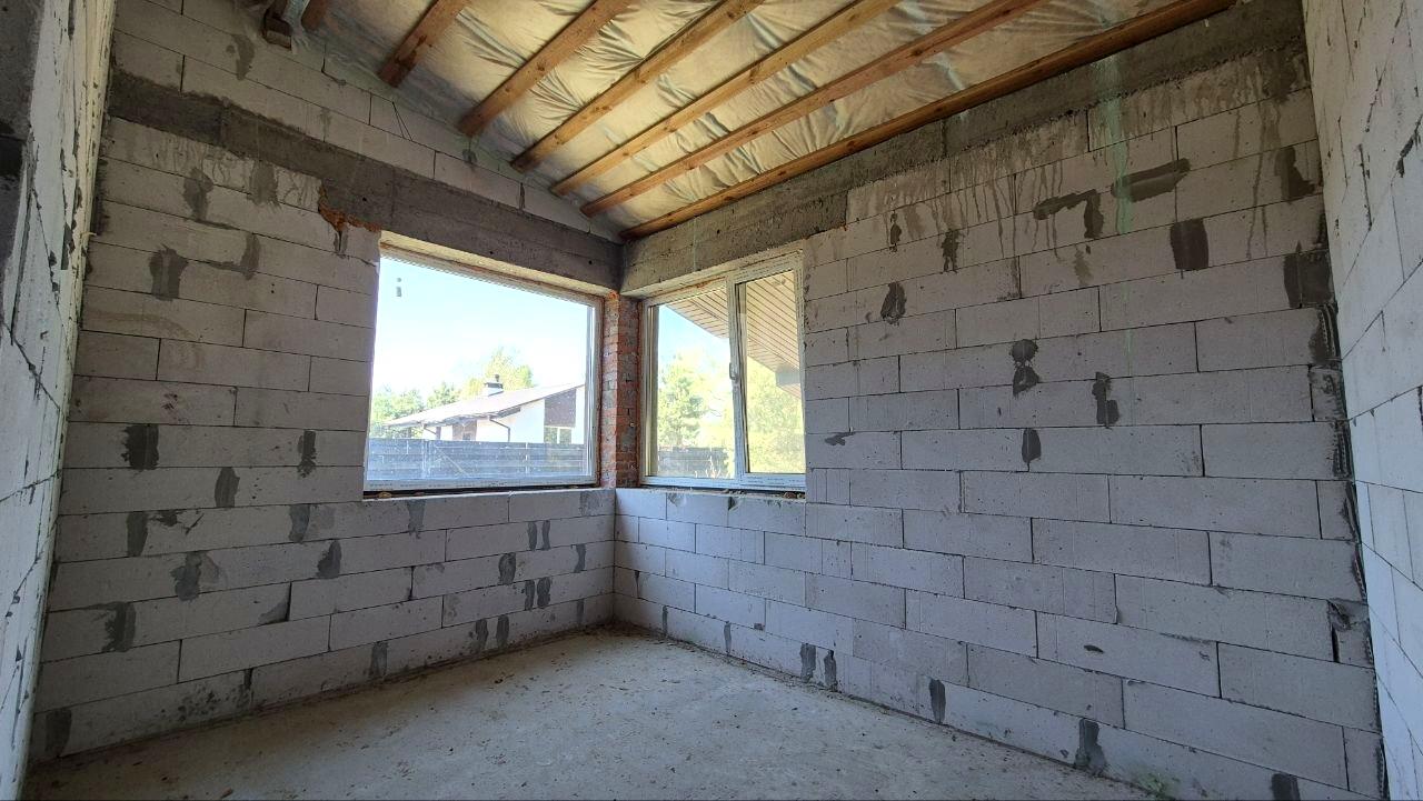 1864971225366829