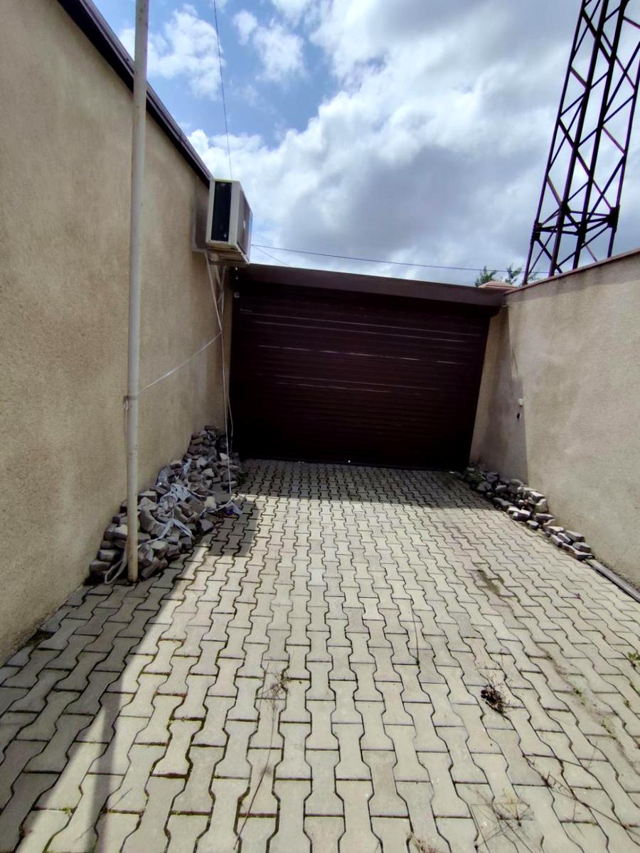 1864973380579165