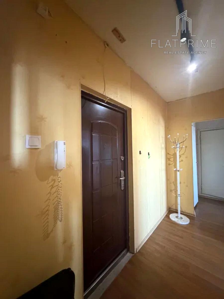 1864973576946792