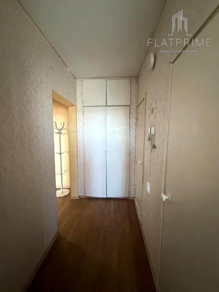 1864973578730123