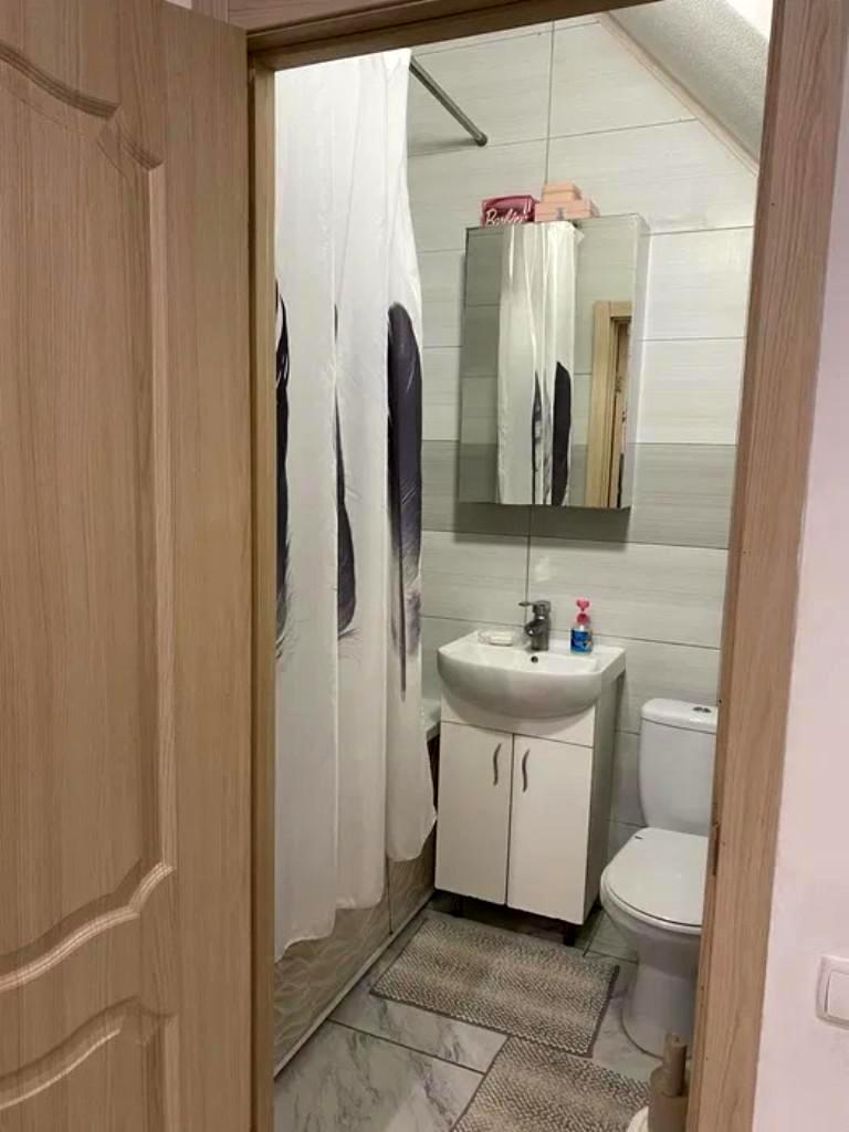 1864977994663915