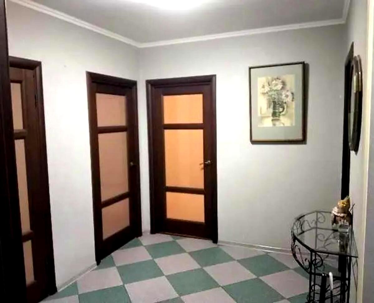 1864978594438630