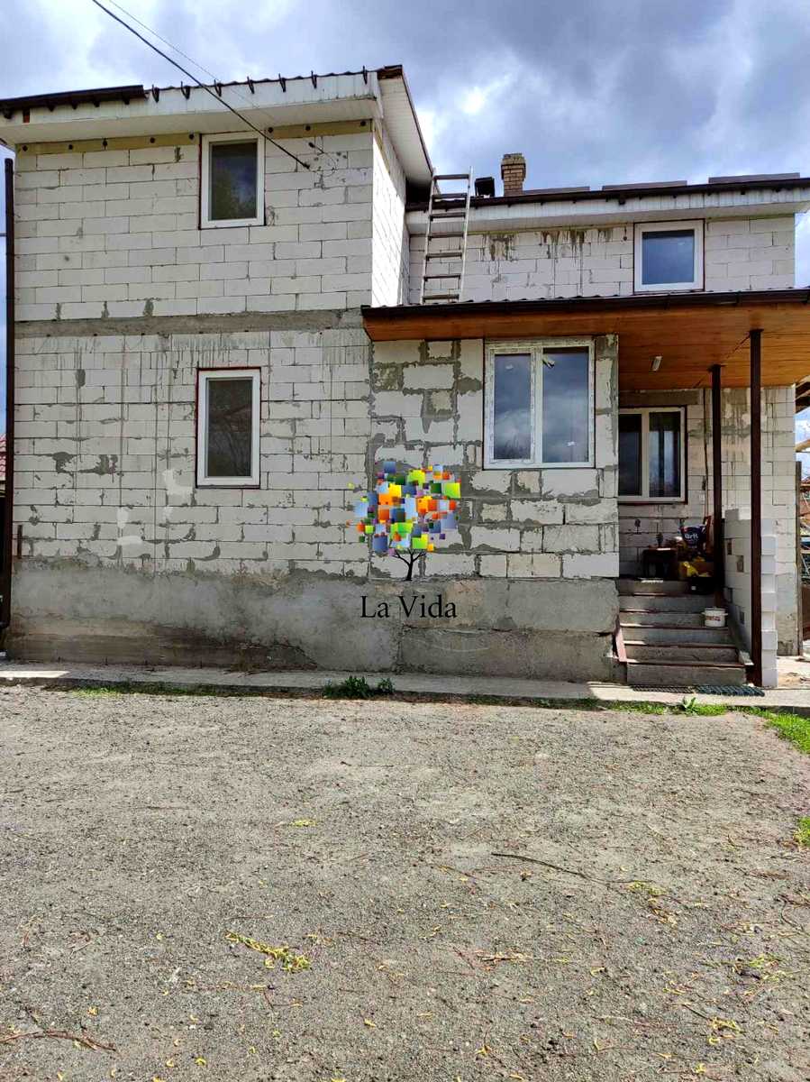 1864978813722617
