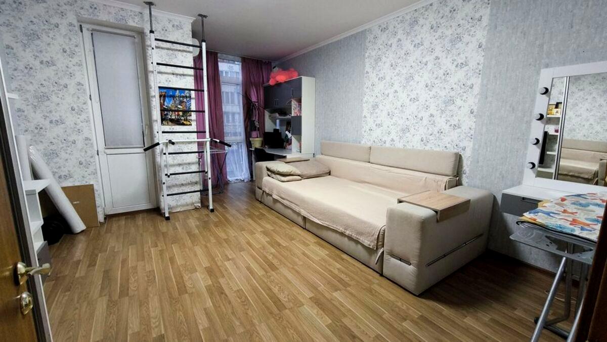 1864979864832177